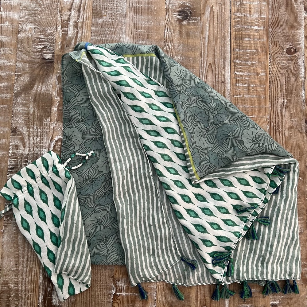 Free people scarf. New without tags.